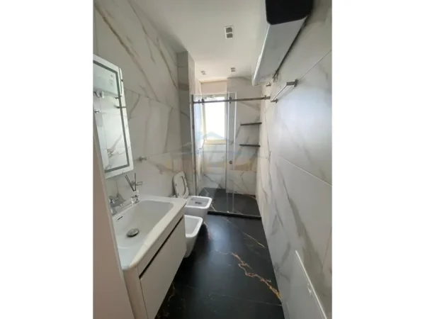 Durres, jepet me qera apartament 2+1 Kati 2, 98 m² 450 € (SPITALLE,DURRES)