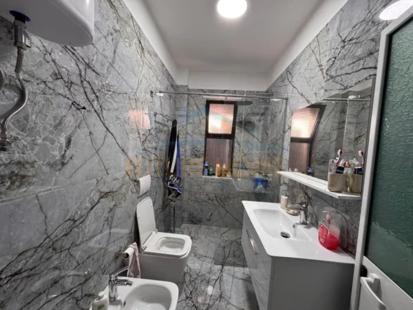 Durres, jepet me qera apartament 1+1 Kati 1, 56 m² 400 € (PLAZH ILIRIA,DURRES)