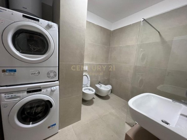 Tirane, jepet me qera apartament 2+1+Aneks+Ballkon Kati 3, 108 m² 1.500 € (Garden Side Residence)