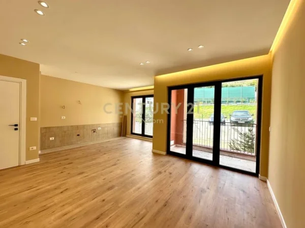 Tirane, shes apartament 2+1+Aneks+Ballkon Kati 1, 107 m² 214.000 € 