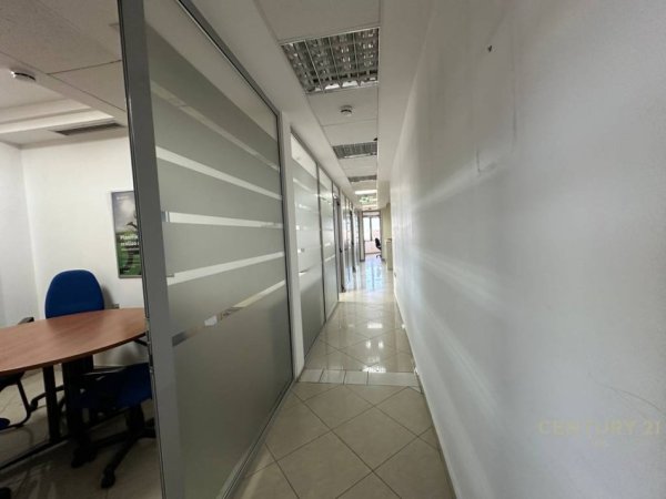 Tirane, jap me qera ambjent biznesi Kati 10, 456 m² 9.120 € (Kullat Binjake)