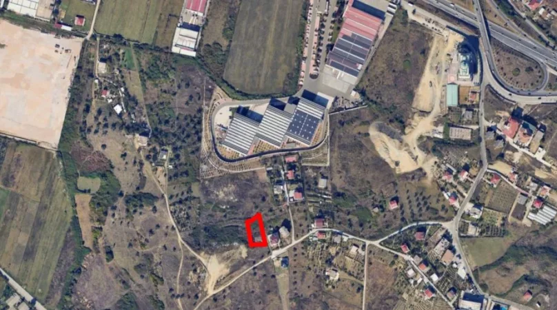 Tirane, shitet toke , 800 m² 152.000 € (Mbikalimi i Rinasit)