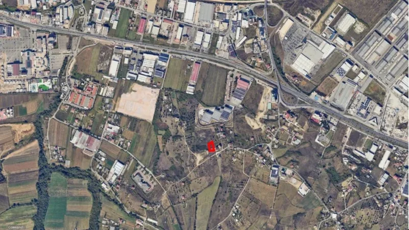 Tirane, shitet toke , 800 m² 152.000 € (Mbikalimi i Rinasit)