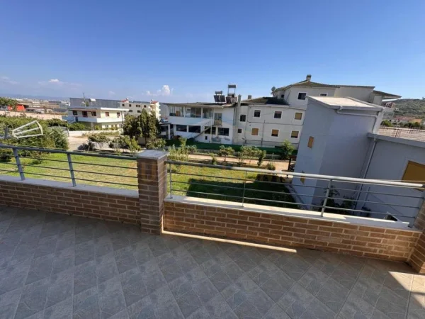 jepet me qera apartament 2+1 Kati 3, 100 m² 500 € (PORTO ROMANO,DURRES)