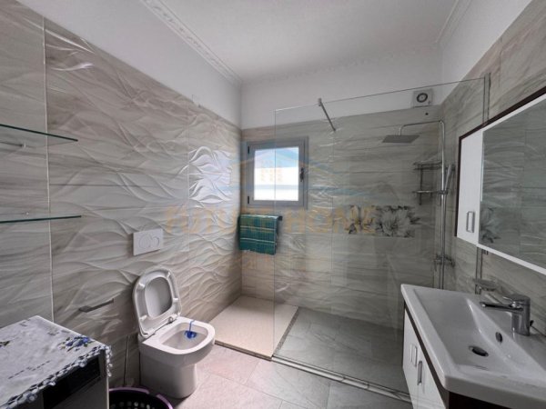 jepet me qera apartament 2+1 Kati 3, 100 m² 500 € (PORTO ROMANO,DURRES)