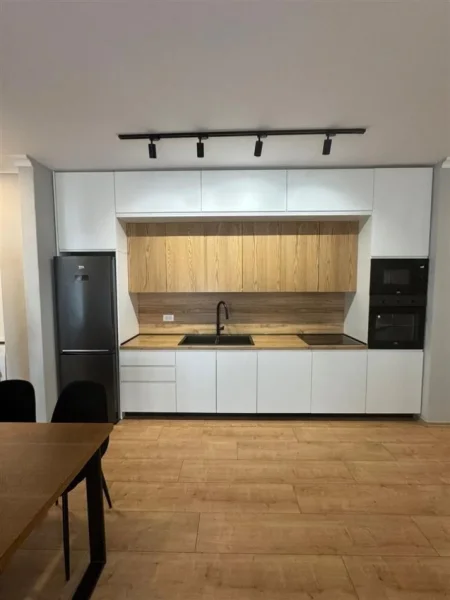 Tirane, jepet me qera apartament 2+1 Kati 4, 112 m² 1.100 € (KOMPLEKSI DELIJORGJI)
