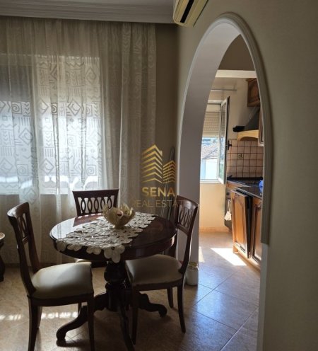 Tirane, jepet me qera apartament 2+1+Ballkon Kati 3, 90 m² 600 € (Rruga e Elbasanit)