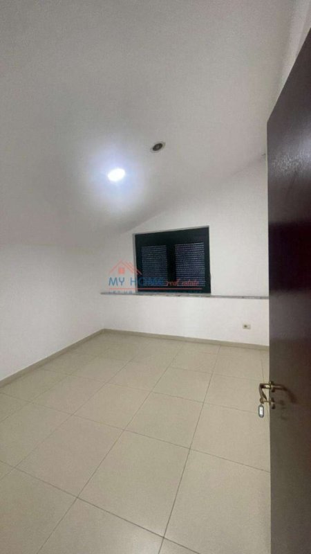 Tirane, jepet me qera zyre Kati 3, 115 m² 1.500 € (Brryli)