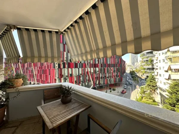 Tirane, jepet me qera apartament 2+1+Aneks+Ballkon Kati 3, 160 m² 2.500 € (Stadiumi Air Albania)