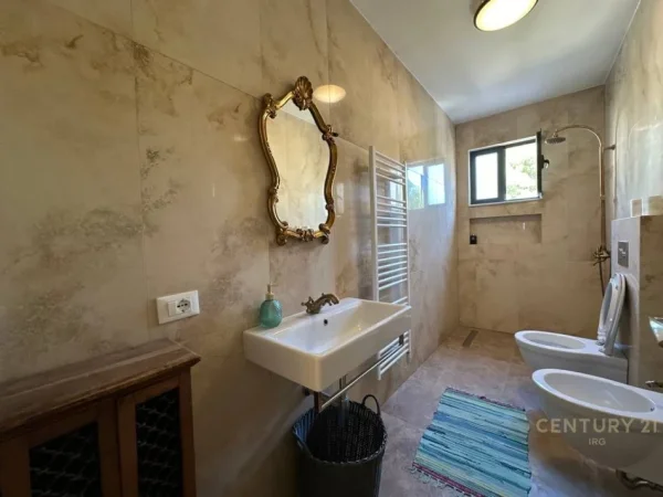 Tirane, jepet me qera apartament 2+1+Aneks+Ballkon Kati 3, 160 m² 2.500 € (Stadiumi Air Albania)