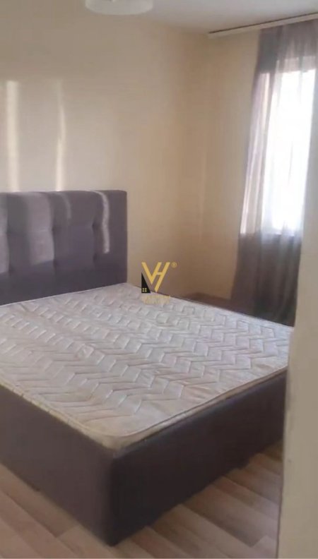 Tirane, jepet me qera apartament 2+1+Ballkon Kati 2, 68 m² 350 € (XHAMLLIK)