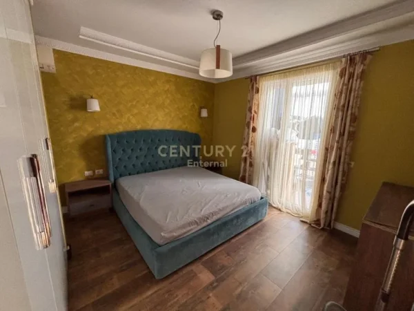 Tirane, jepet me qera apartament 3+1+Aneks+Ballkon Kati 4, 130 m² 1.800 € (Kopshti zoologjik)