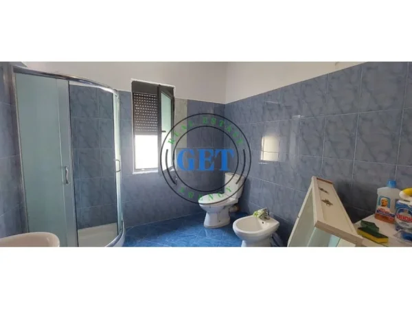 Durres, jepet me qera apartament 1+1 Kati 4, 75 m² 350 € (Plazh Iliria)