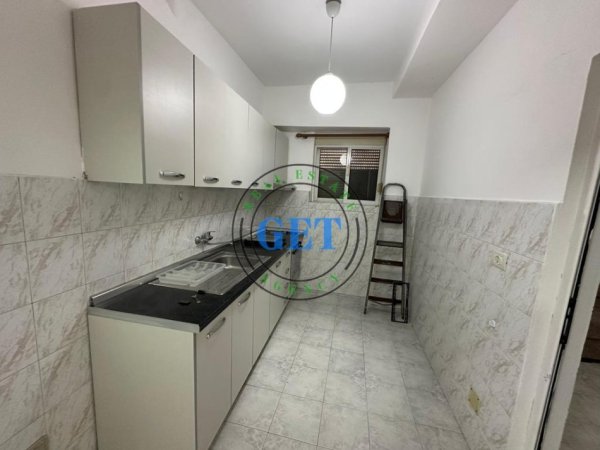 Durres, jepet me qera apartament 1+1 Kati 3, 60 m² 300 € (Prane UKD)
