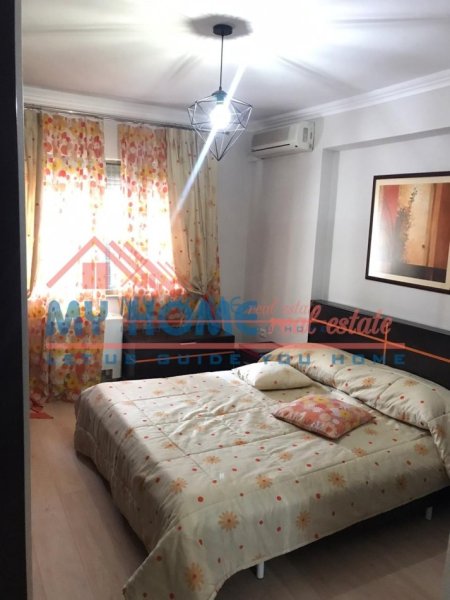 Tirane, jepet me qera apartament 3+1+Ballkon Kati 6, 125 m² 1.200 € (Piaza)