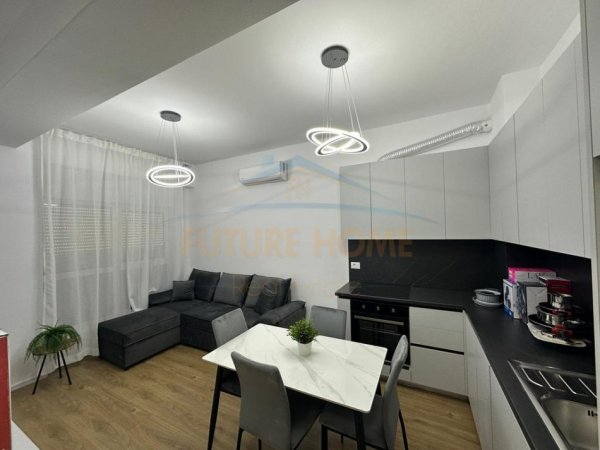 Tirane, jepet me qera apartament 1+1 Kati 3, 450 m² 450 € (Kompleksi Kaimi.)