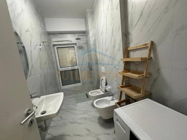 Tirane, jepet me qera apartament 1+1 Kati 3, 450 m² 450 € (Kompleksi Kaimi.)