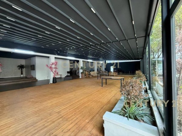 Tirane, jepet me qera ambjent biznesi Kati 0, 727 m² 15.000 € (Neom122436)