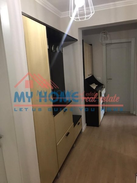 Tirane, jepet me qera apartament 3+1+Ballkon Kati 6, 125 m² 1.200 € (Piaza)