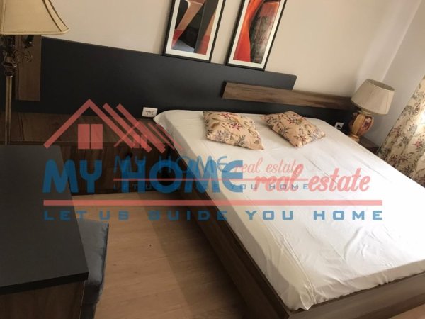Tirane, jepet me qera apartament 3+1+Ballkon Kati 6, 125 m² 1.200 € (Piaza)