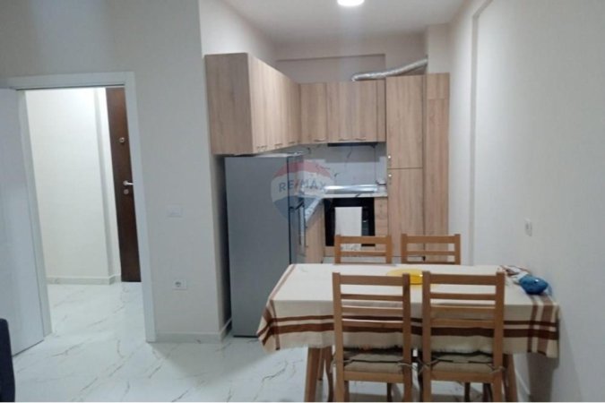 Shqiperi, jepet me qera apartament 1+1+Ballkon , 70 m² 700 € 