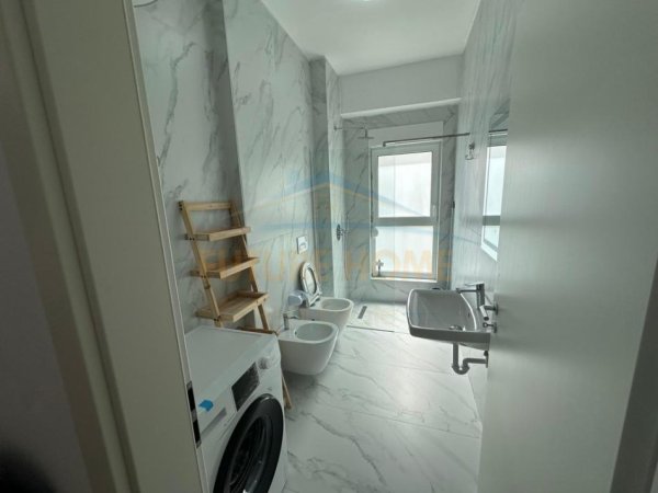 Tirane, jepet me qera apartament 1+1+Ballkon Kati 3, 51 m² 450 € (Kompleksi Kaimi)