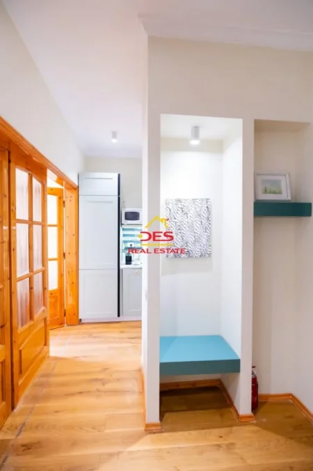 Vlore, jepet me qera apartament 1+1+Ballkon Kati 3, 70 m² 400 € (Rruga Dhimitër Konomi)