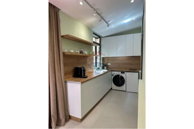 Tirane, jepet me qera apartament 1+1 , 64 m² 750 € 