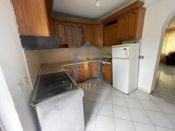 Tirane, jepet me qera shtepi 1+1+Ballkon Kati 0, 85 m² 350 € 