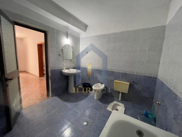 Tirane, jepet me qera shtepi 1+1+Ballkon Kati 0, 85 m² 350 € 