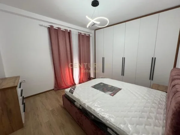 Tirane, jepet me qera apartament 2+1 Kati 3, 108 m² 1.500 € (Te Garden Side Residence Prane Air Albania)