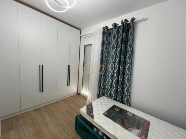 Tirane, jepet me qera apartament 2+1 Kati 3, 108 m² 1.500 € (Te Garden Side Residence Prane Air Albania)