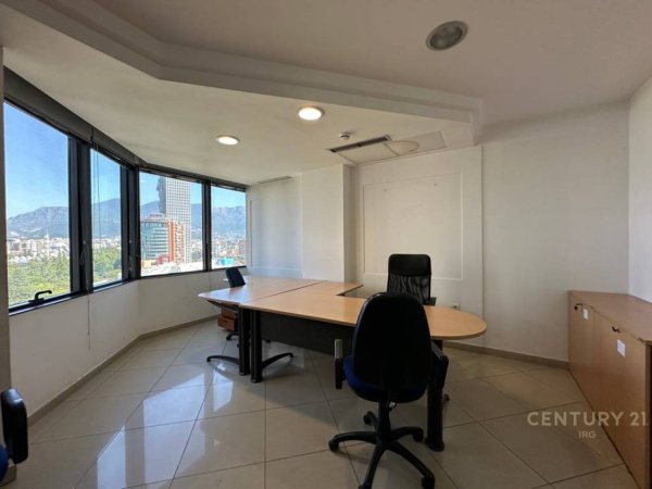 Tirane, jepet me qera zyre Kati 10, 456 m² 9.120 € (Kullat Binjake)