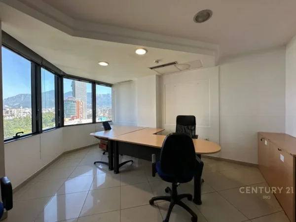 Tirane, jepet me qera zyre Kati 10, 456 m² 9.120 € (Kullat Binjake)