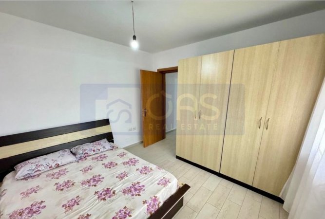 Tirane, jepet me qera apartament 2+1+Aneks+Ballkon Kati 5, 95 m² 400 € (kompleksi Malazjan, perballe CasaItalia)