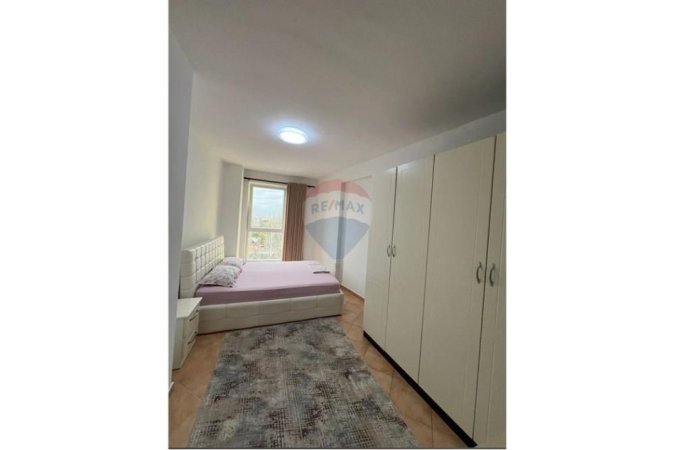 Tirane, jepet me qera apartament 1+1+Ballkon , 75 m² 700 € 