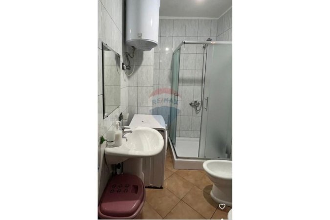 Tirane, jepet me qera apartament 1+1+Ballkon , 75 m² 700 € 