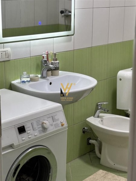 Tirane, jepet me qera apartament 1+1+Ballkon Kati 2, 75 m² 550 € (ASTIR)