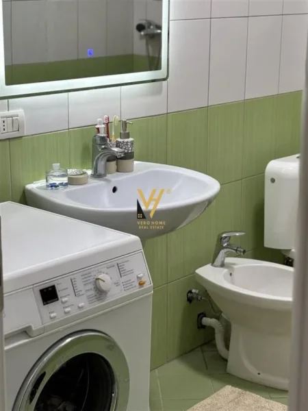 Tirane, jepet me qera apartament 1+1+Ballkon Kati 2, 75 m² 550 € (ASTIR)