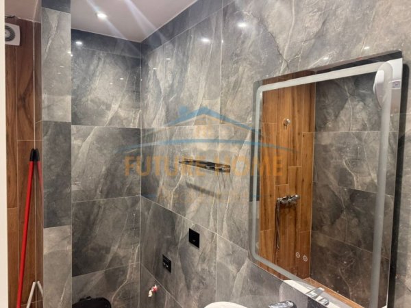 Tirane, jepet me qera ambjent biznesi Kati 0, 60 m² 700 € 