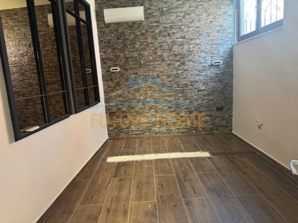 Tirane, jepet me qera ambjent biznesi Kati 0, 60 m² 700 € 