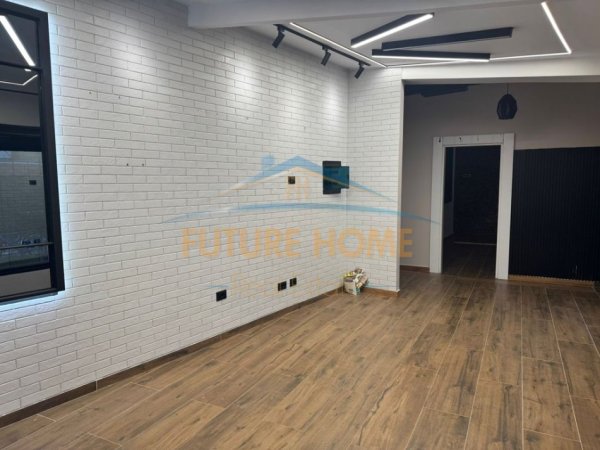Tirane, jepet me qera ambjent biznesi Kati 0, 60 m² 700 € 