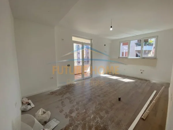 Tirane, shitet apartament 1+1+Ballkon Kati 5, 62 m² 167.000 € (Rruga Margarita Tutulani)