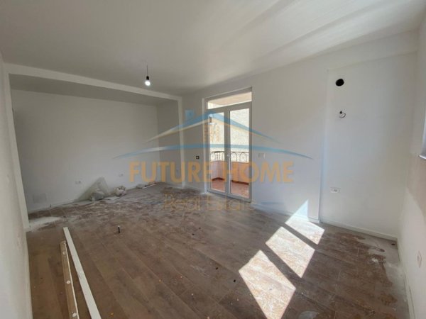 Tirane, shitet apartament 1+1+Ballkon Kati 5, 62 m² 167.000 € (Rruga Margarita Tutulani)