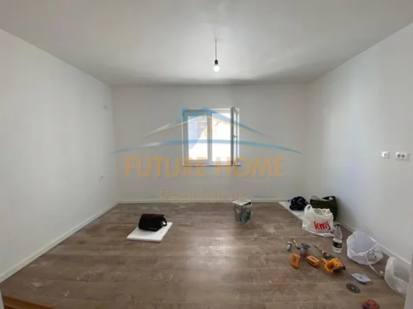 Tirane, shitet apartament 1+1+Ballkon Kati 5, 62 m² 167.000 € (Rruga Margarita Tutulani)