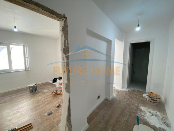 Tirane, shitet apartament 1+1+Ballkon Kati 5, 62 m² 167.000 € (Rruga Margarita Tutulani)