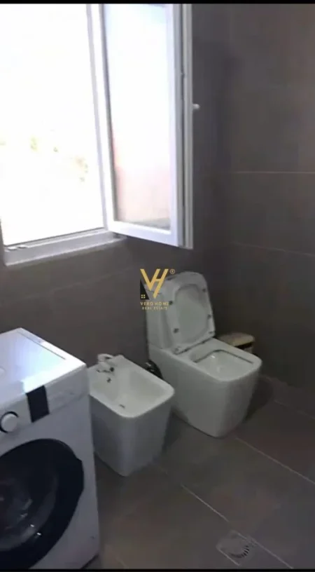 Tirane, jepet me qera apartament 3+1+Ballkon Kati 3, 120 m² 500 € (QYTET STUDENTI)