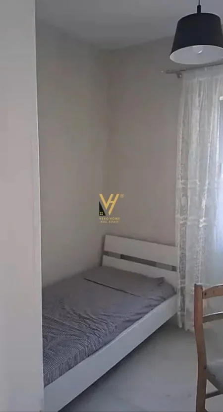 Tirane, jepet me qera apartament 3+1+Ballkon Kati 3, 120 m² 500 € (QYTET STUDENTI)