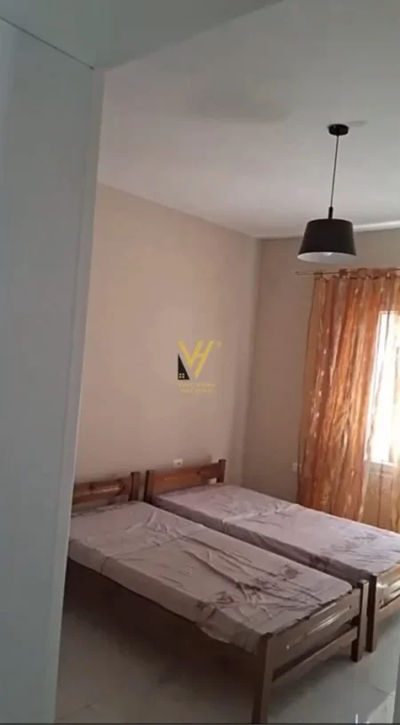 Tirane, jepet me qera apartament 3+1+Ballkon Kati 3, 120 m² 500 € (QYTET STUDENTI)