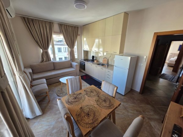 Tirane, jepet me qera apartament 2+1+Ballkon Kati 3, 90 m² 600 € (Rruga Rrapo Hekali)